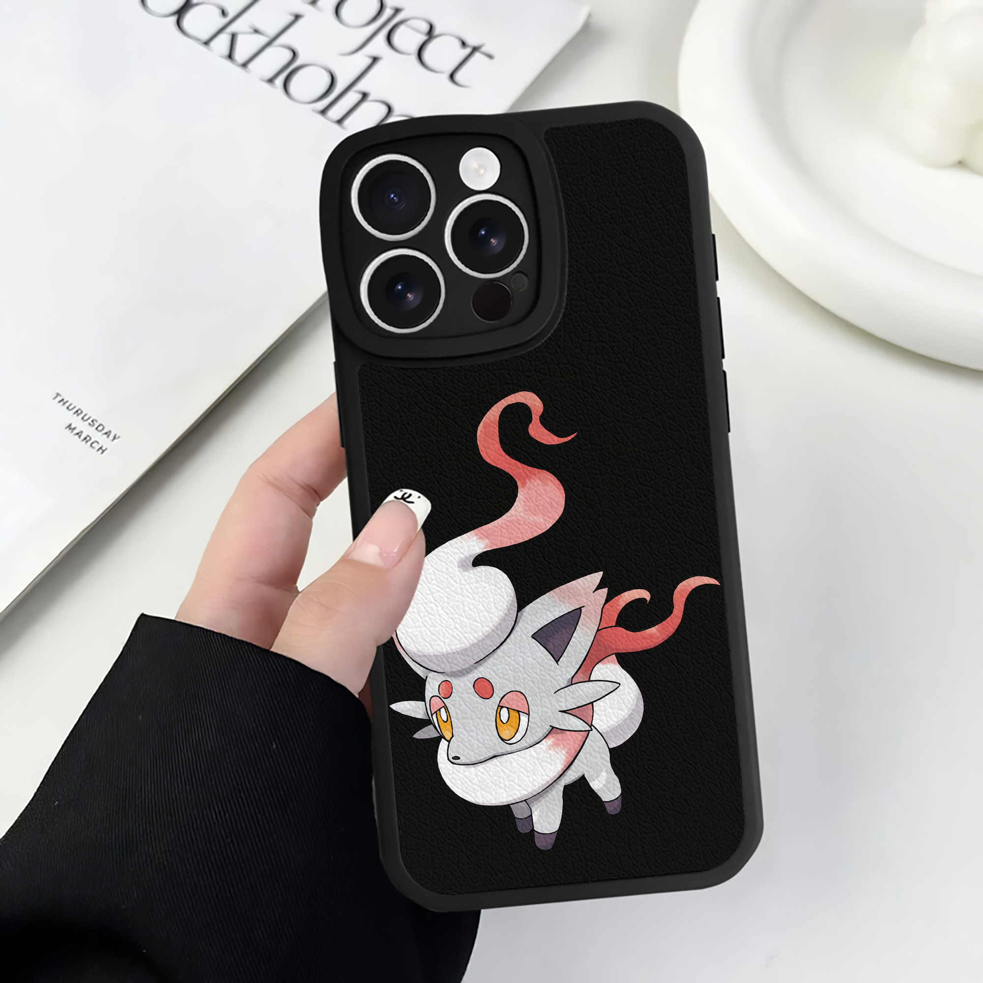 （画像用） ポケットモンスター Pokémon 【iPhone 16シリーズ対応】シリコンスマホケース（レザー調） 材質：シリコン